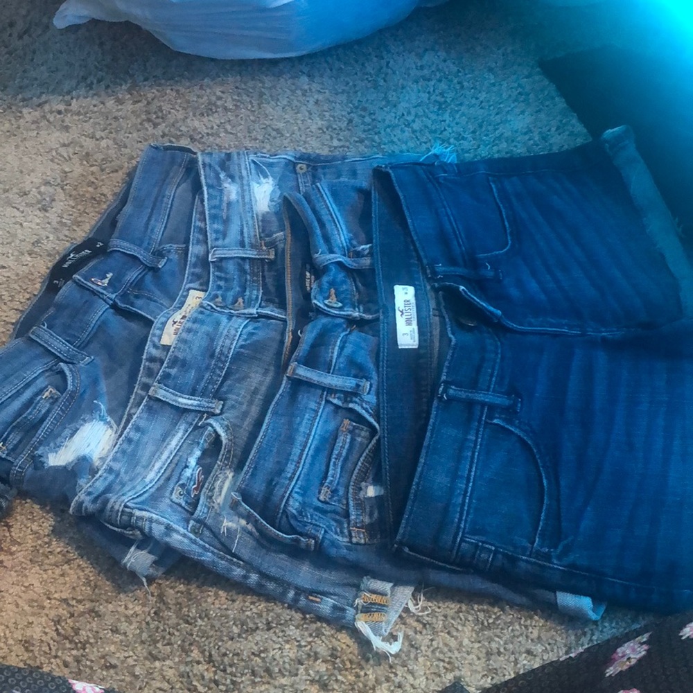 4 pairs of Hollister shorts